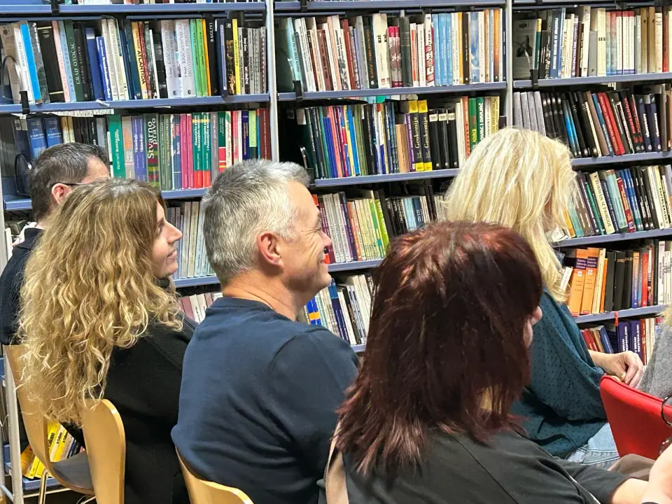 Haiku po šibenski: Aljoša Vuković predstavio svoju novu zbirku pjesama 'Šiboku'