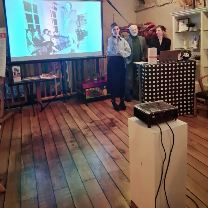 Stoljeće mini suknje: Otvorena izložba fotografija šibenskih modnih revolucionarki