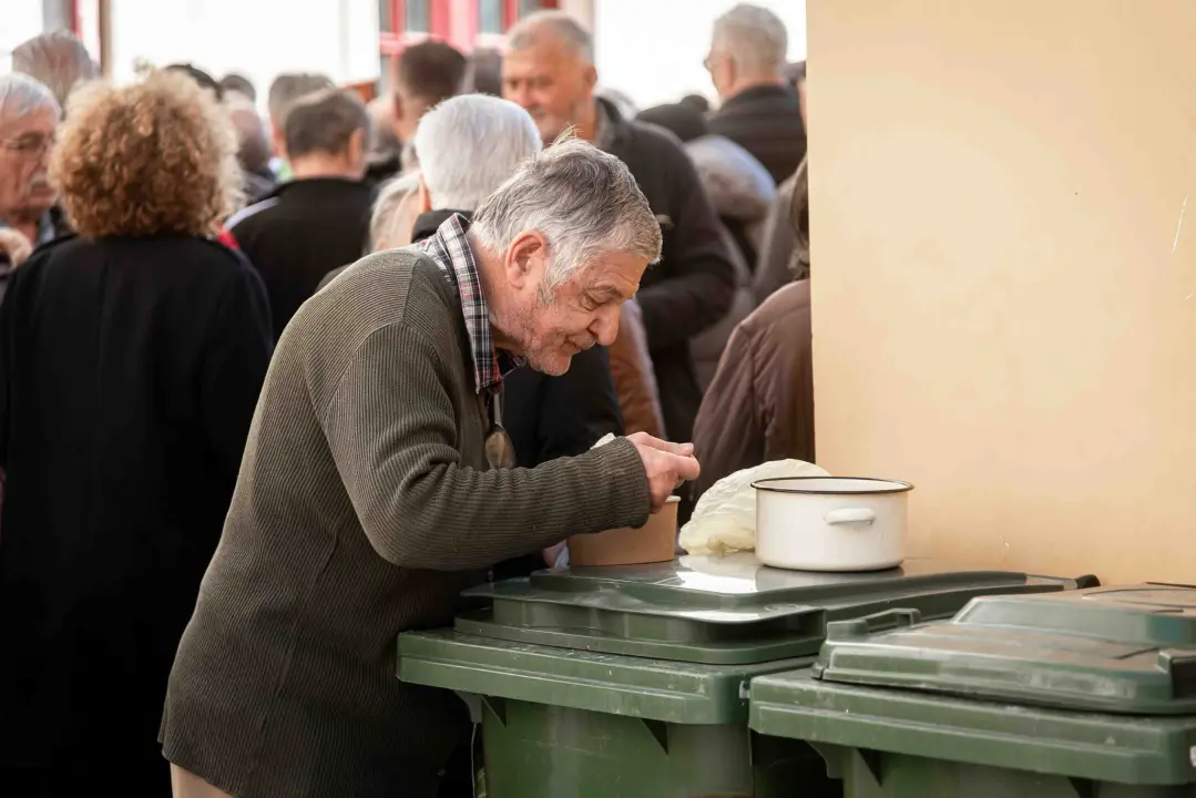 Vremenski uvjeti ovog puta idealni: Šibenski obrtnici građanima podijelili 1000 porcija bakalara