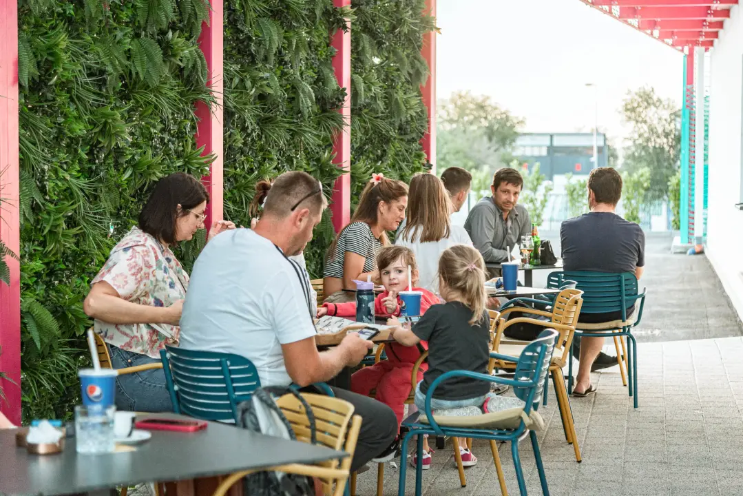 FOTO Besplatna kava i vrhunska zabava u Pizzaholicu!