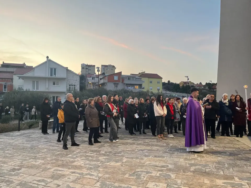 Vjernici župe Svetog Jeronima okupili su se u molitvi križnog puta