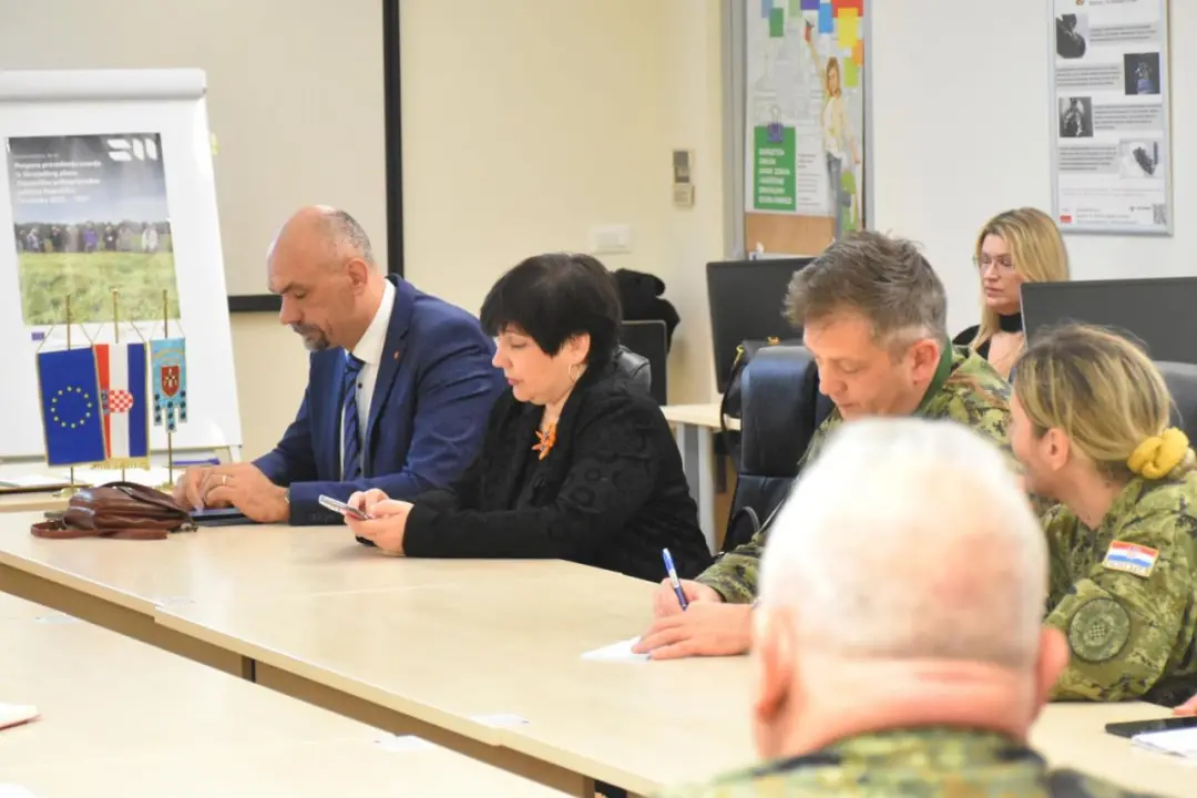 Župan Jelić i vojna izaslanstva na Martinskoj: Predstavljeno plovilo nazvano u čast šibenskog inovatora