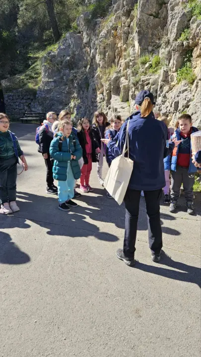  Šibenski prvašići na Skradinskom buku obilježili Svjetski dan šuma