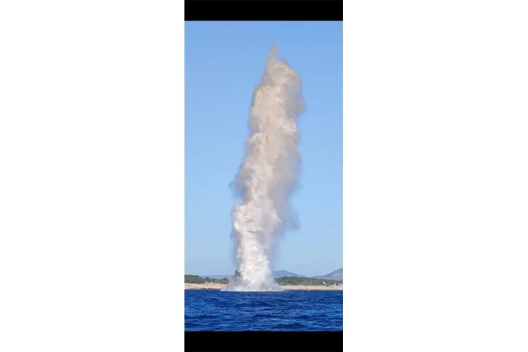 Kraj otoka Mažirina uništene dvije avionske bombe iz Drugog svjetskog rata