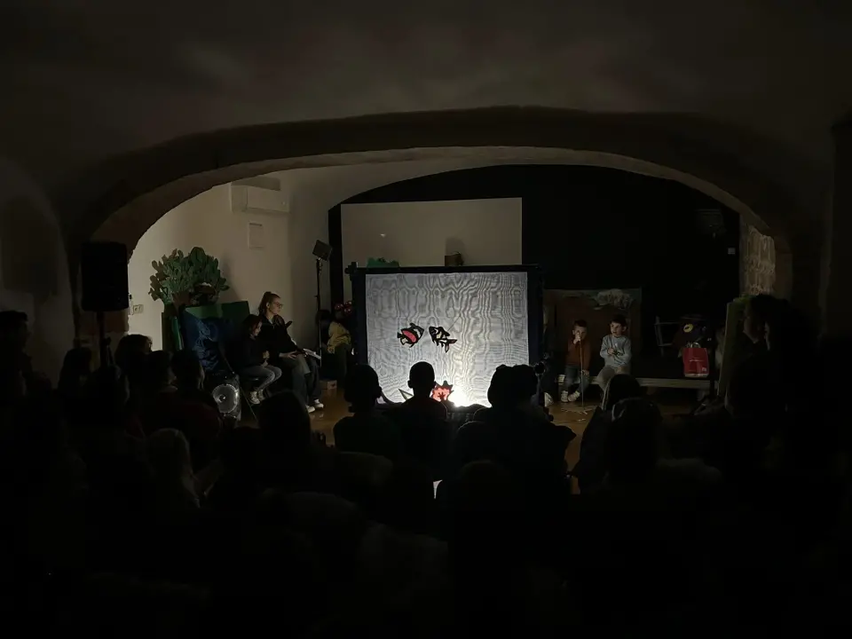 Mali lutkari iz šibenskih vrtića u Art podrumu održali smotru dječjih lutkarskih igrokaza