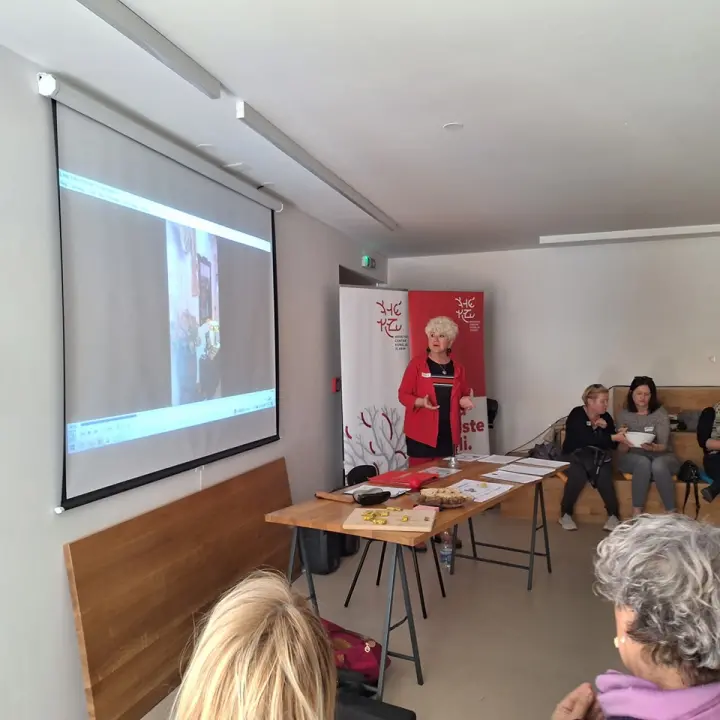  Poduzetna bodulica: Na Zlarinu su se okupile poduzetnice sa šibenskih otoka