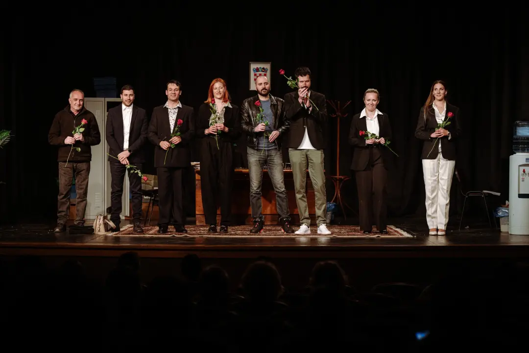 Ljubitelji kazališta s velikim zanimanjem 'pohrlili' u Vodice na premijeru predstave šibenskog HNK