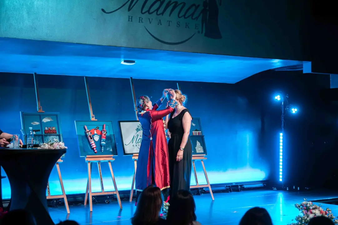 FOTO Šibenčanka Petra Nižić proglašena najljepšom mamom Hrvatske