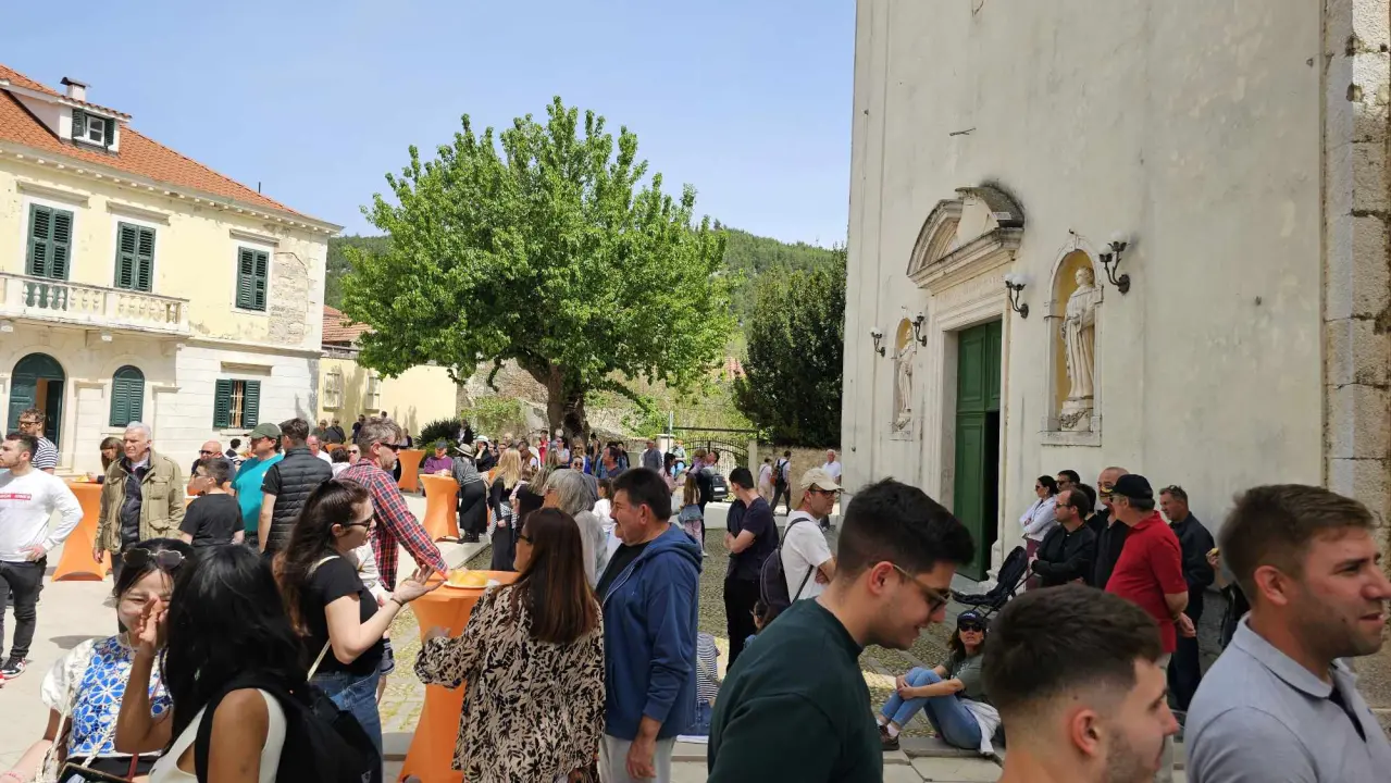 Uskrsni domjenak u Skradinu