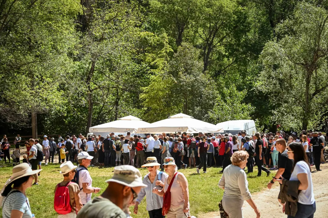 FOTO Uz podjelu fažola obilježen Praznik rada: 'Svim dragim posjetiteljima NP Krka željeli smo danas osigurati ručak'