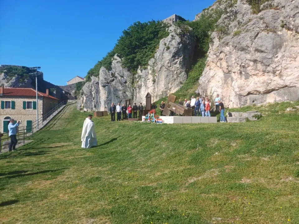 U Kninu obilježena 34. obljetnica napada na sela Potkonje i Vrpolje