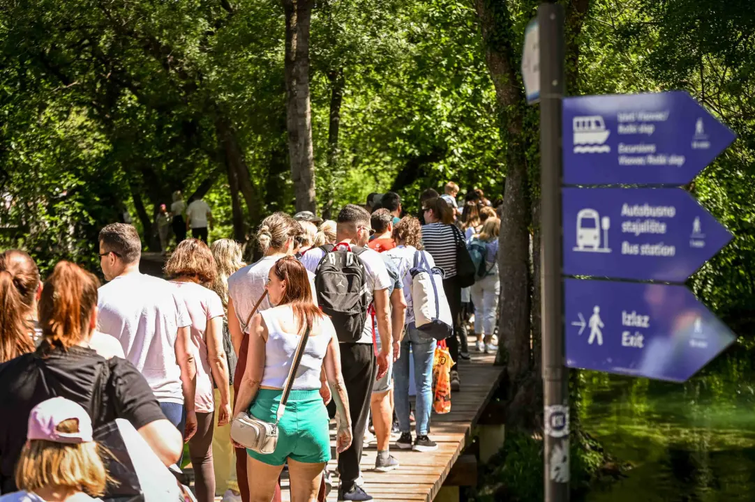 FOTO Uz podjelu fažola obilježen Praznik rada: 'Svim dragim posjetiteljima NP Krka željeli smo danas osigurati ručak'