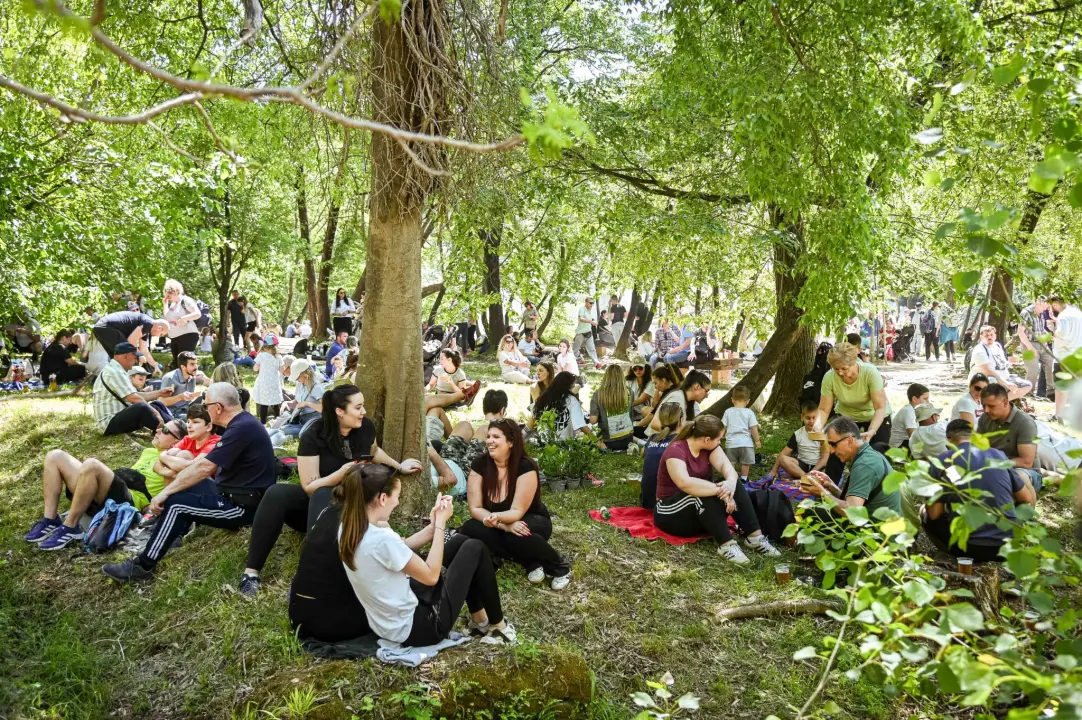 FOTO Uz podjelu fažola obilježen Praznik rada: 'Svim dragim posjetiteljima NP Krka željeli smo danas osigurati ručak'