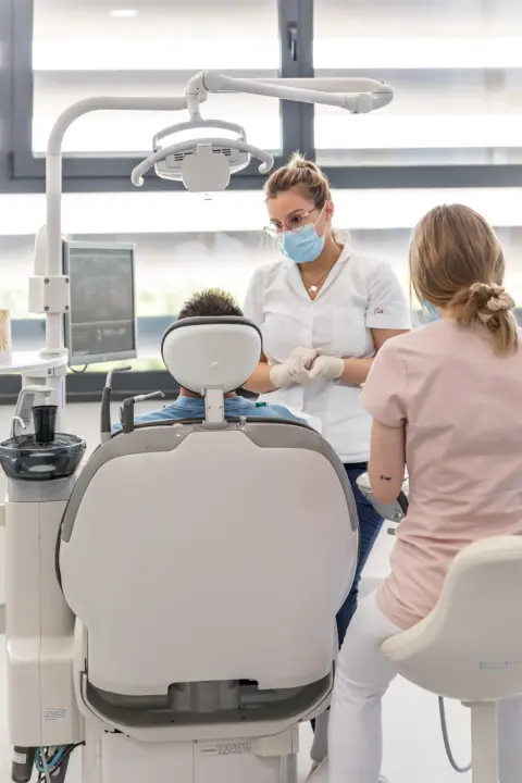 FOTO Transformirajte osmijeh prozirnim alignerima u Dental centru Dubravica! 	