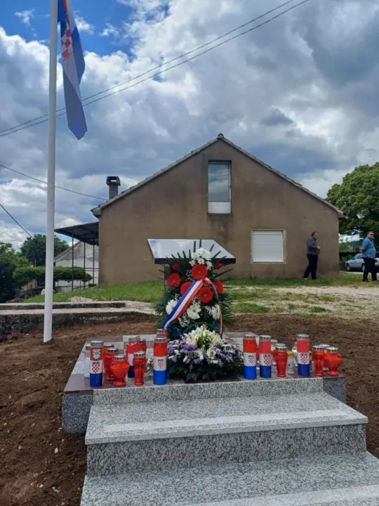 U Marićima kod Knina otkriveno spomen-obilježje Jošku Ćaćiću Begu