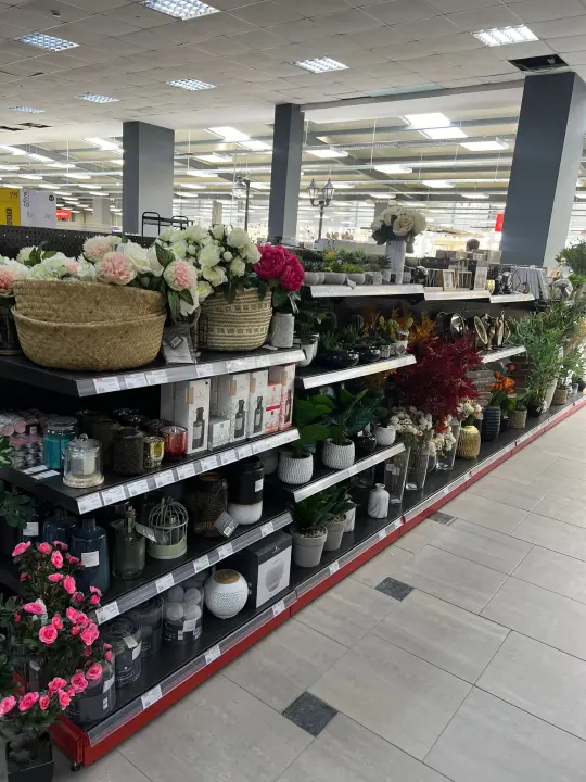 FOTO Besplatna hrana i piće, ogromni popusti i zabava – Građa preuredila svoju poslovnicu u Šibeniku!