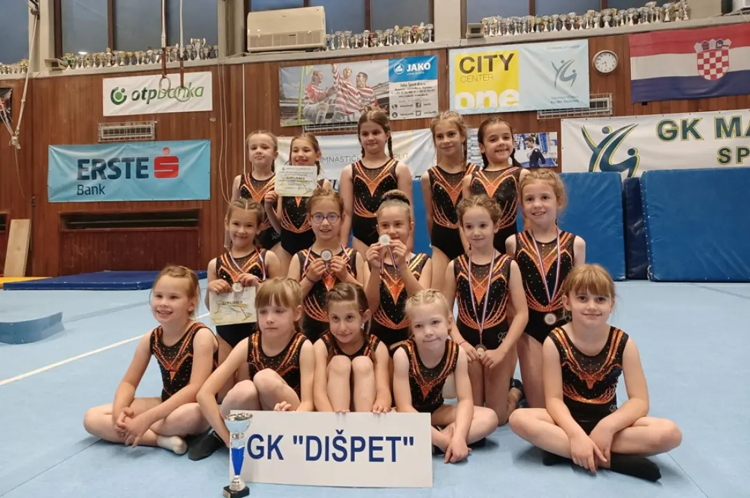 FOTO Gimnastičarke Dišpeta uzele dvije ekipne medalje u Splitu, Roku Zoriću pojedinačno zlato