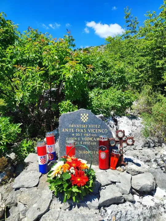 UDVRD Grada Šibenika obilježio 33. godišnjicu bitke za Stolove i odao počast poginulima
