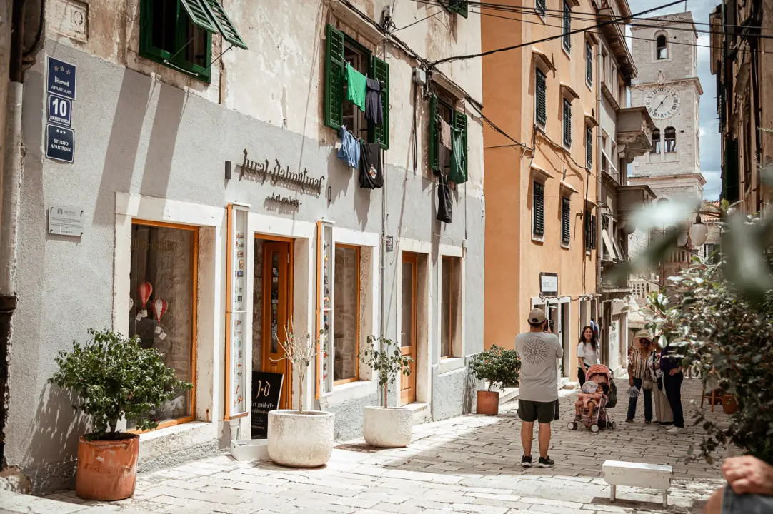 FOTO U Galeriji Juraj Dalmatinac, Bućan i Prica po odličnim cijenama, ali i još mnogo toga!