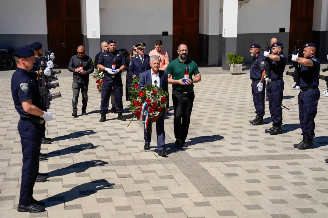 Polaganje vijenaca na Kvanju