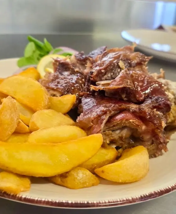 FOTO Glazba uživo i vrhunska spiza – Bore i Ermin u restoranu Mačak!