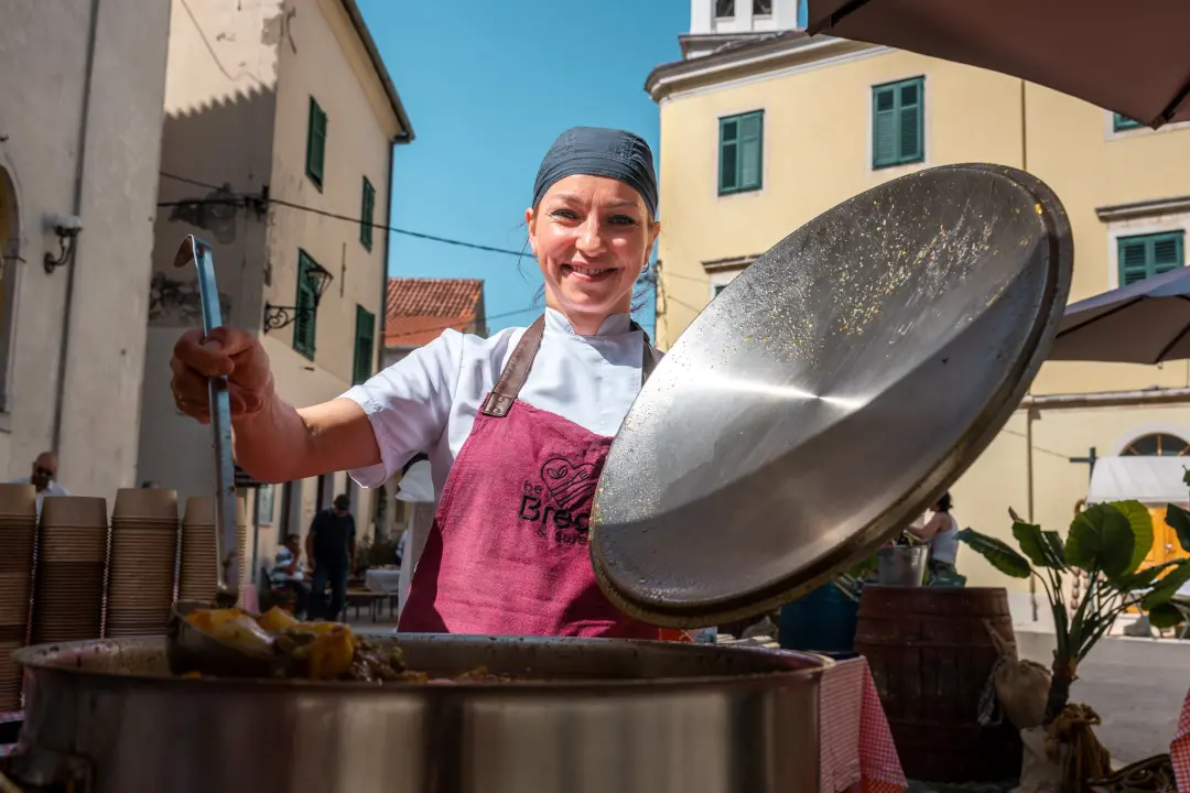 Bobi, vino i kolo: Skradinska marenda spojila tradiciju, glazbu i mirise domaće kuhinje