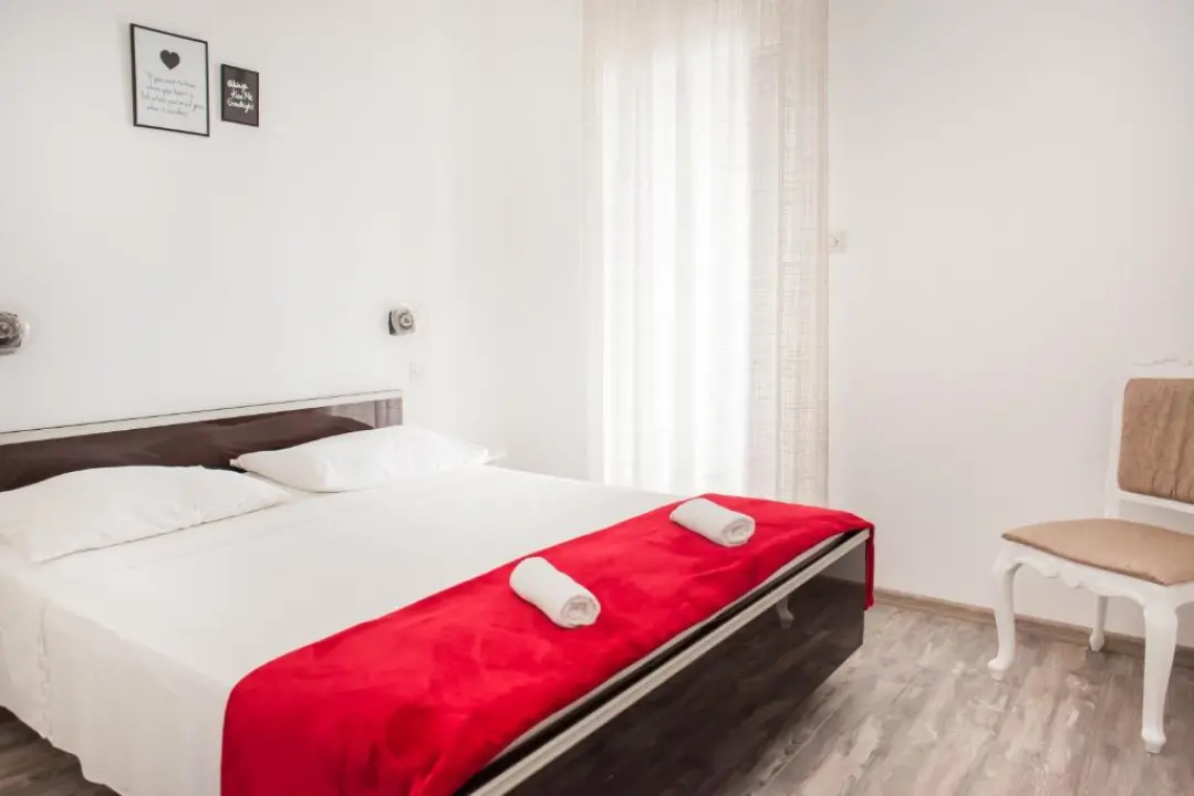 FOTO Izvrsna prilika: Prodaje se apartmanska kuća na vrhunskoj lokaciji