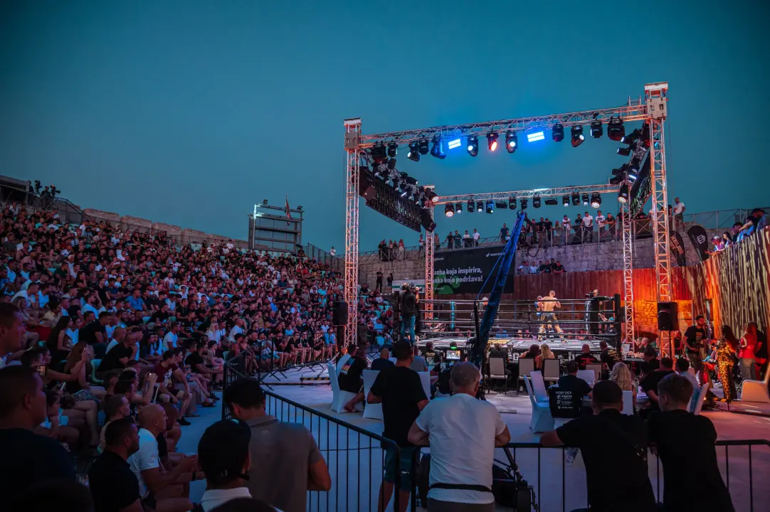FOTO 'Golden Fight 9': Makelja zadržala titulu protiv jake protivnice, Šibenčani obranili tvrđavu