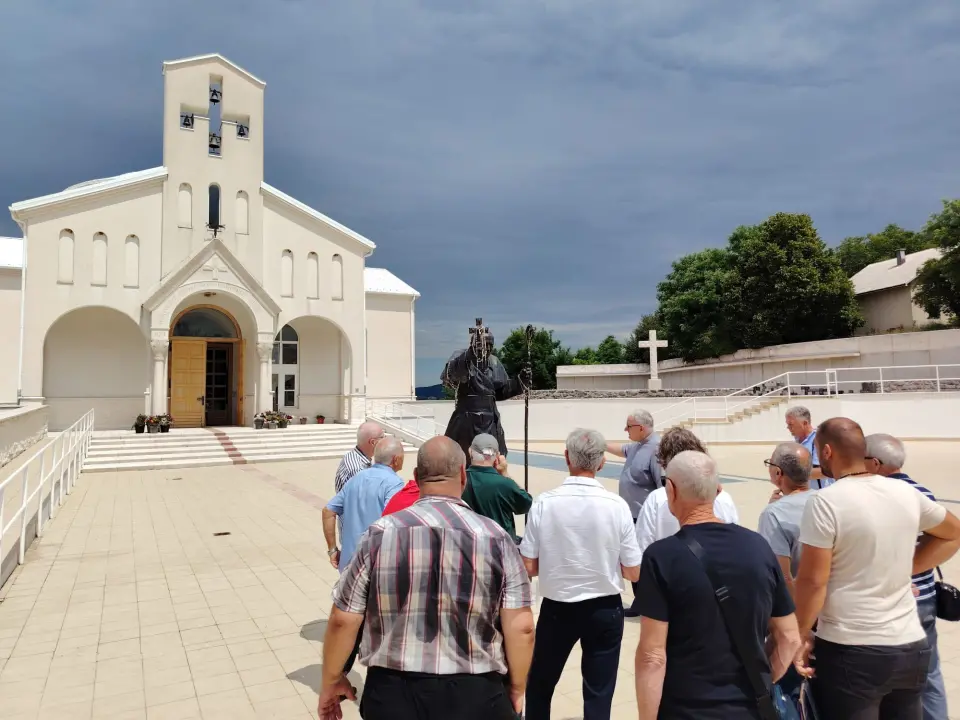 Članovi šibenske Bratovštine sv. Jakova hodočastili u Udbinu