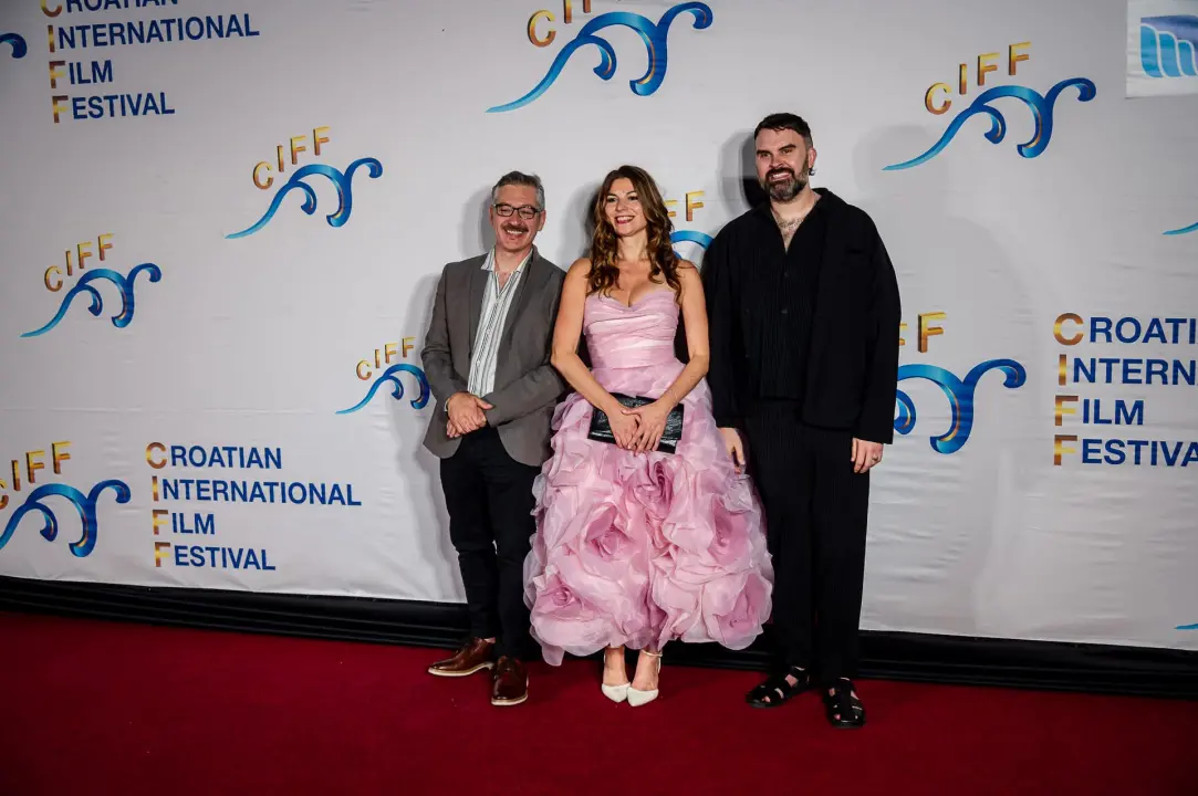 Zvijezde i crveni tepih u Šibeniku: Počeo Croatian International Film Festival