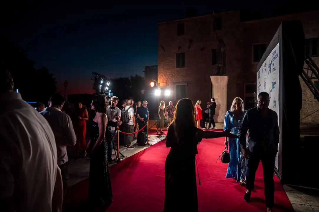 Zvijezde i crveni tepih u Šibeniku: Počeo Croatian International Film Festival