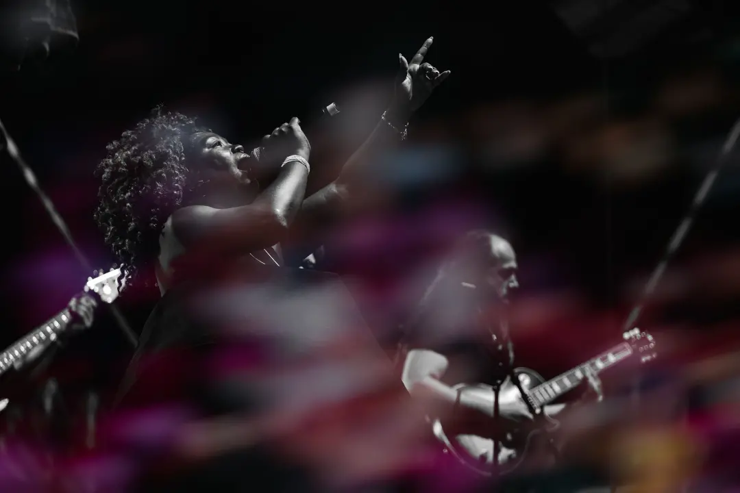 Kyoto Jazz Massive u proširenom sastavu oduševio publiku na tvrđavi sv. Mihovila  