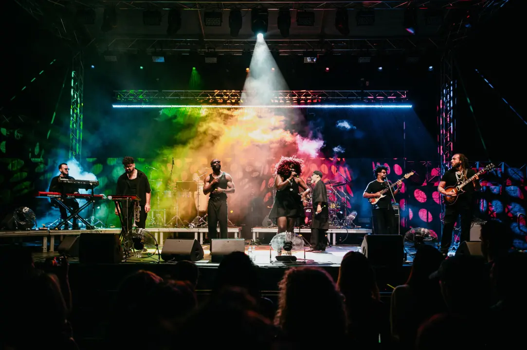 Kyoto Jazz Massive u proširenom sastavu oduševio publiku na tvrđavi sv. Mihovila  
