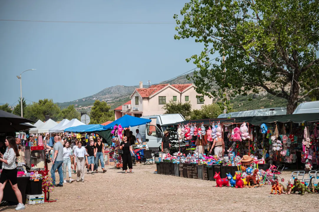 FOTO Blagdan Velike Gospe u Vrpolju: Brojni vjernici okupili su se jutros na svečanom misnom slavlju