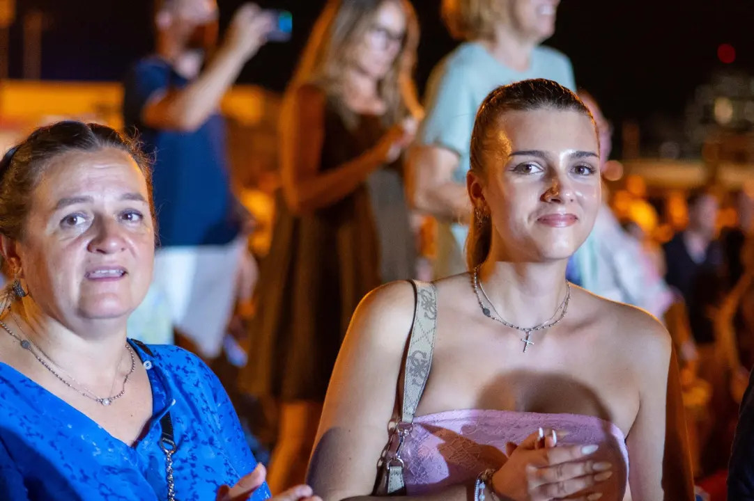 Skitnica i ostali hitovi odjekivali vodičkom rivom: Nezaboravna večer s Jasnom Zlokić