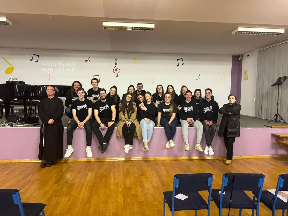 U Drniškoj Gospi od Ružarija održana duhovna obnova za mlade i roditelje