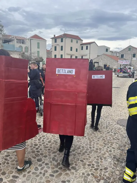 Velika povorka u Betini: Šarenilo i tradicija na jednom mjestu